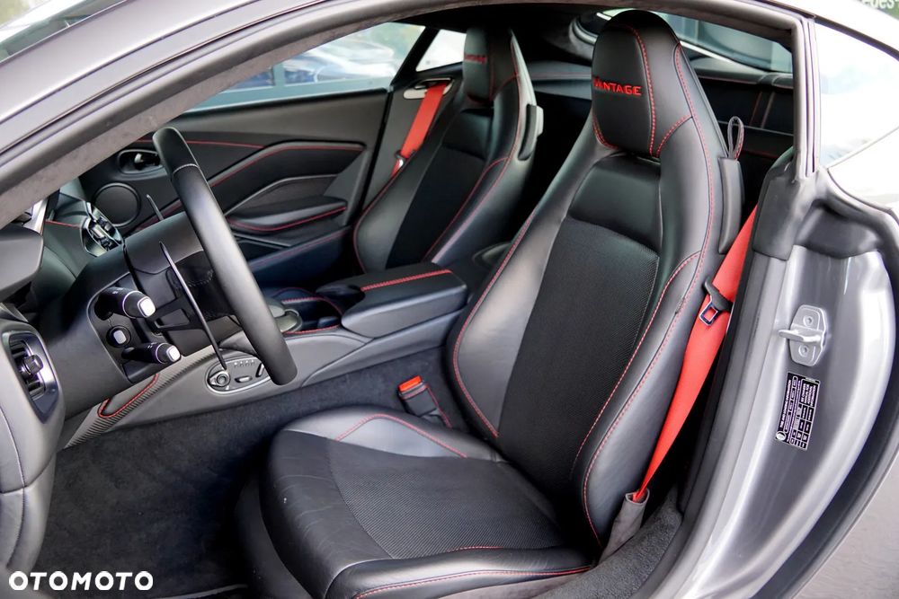 Aston Martin Vantage - 20