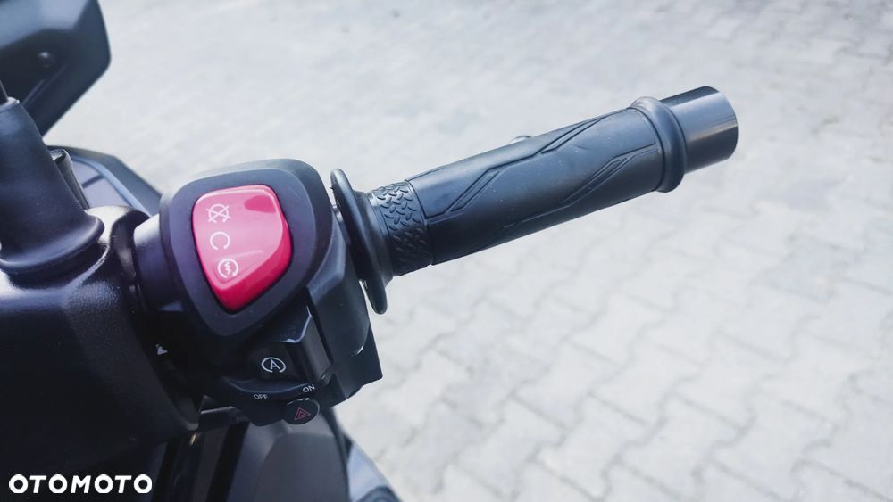 Yamaha X-max - 17