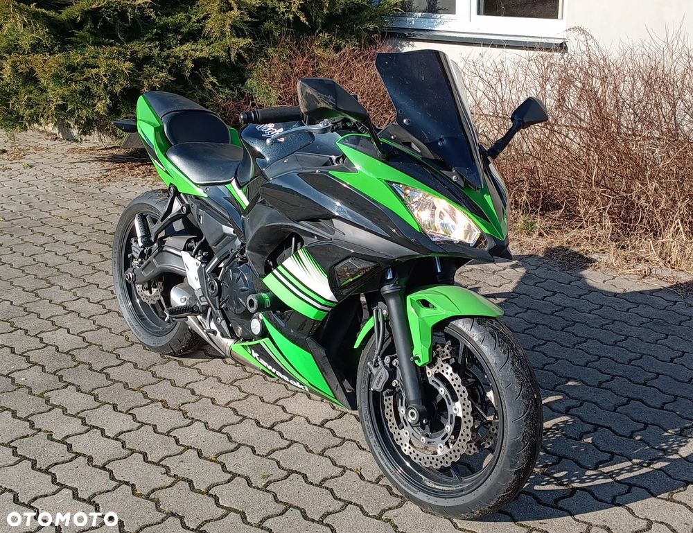 Kawasaki ER - 1