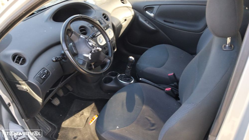 Toyota Yaris 1.4 DID ano 2004 - 3
