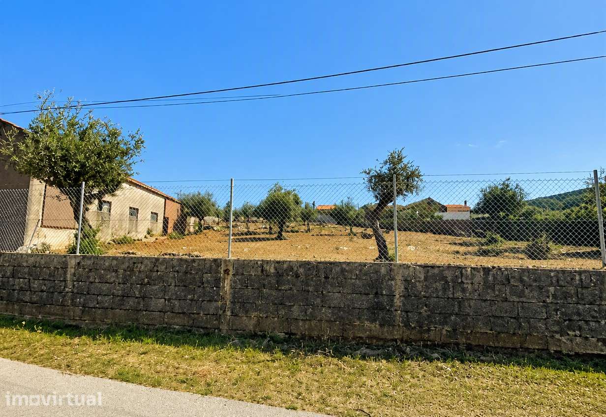 Terreno de 5.750 m² com potencial construtivo-Loureira, Santa Catarina - Grande imagem: 2/10