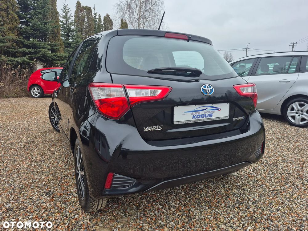 Toyota Yaris Hybrid 100 Premium - 38