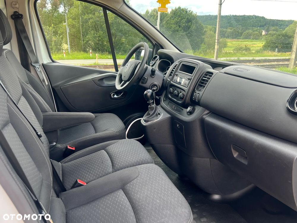 Opel vivaro - 9