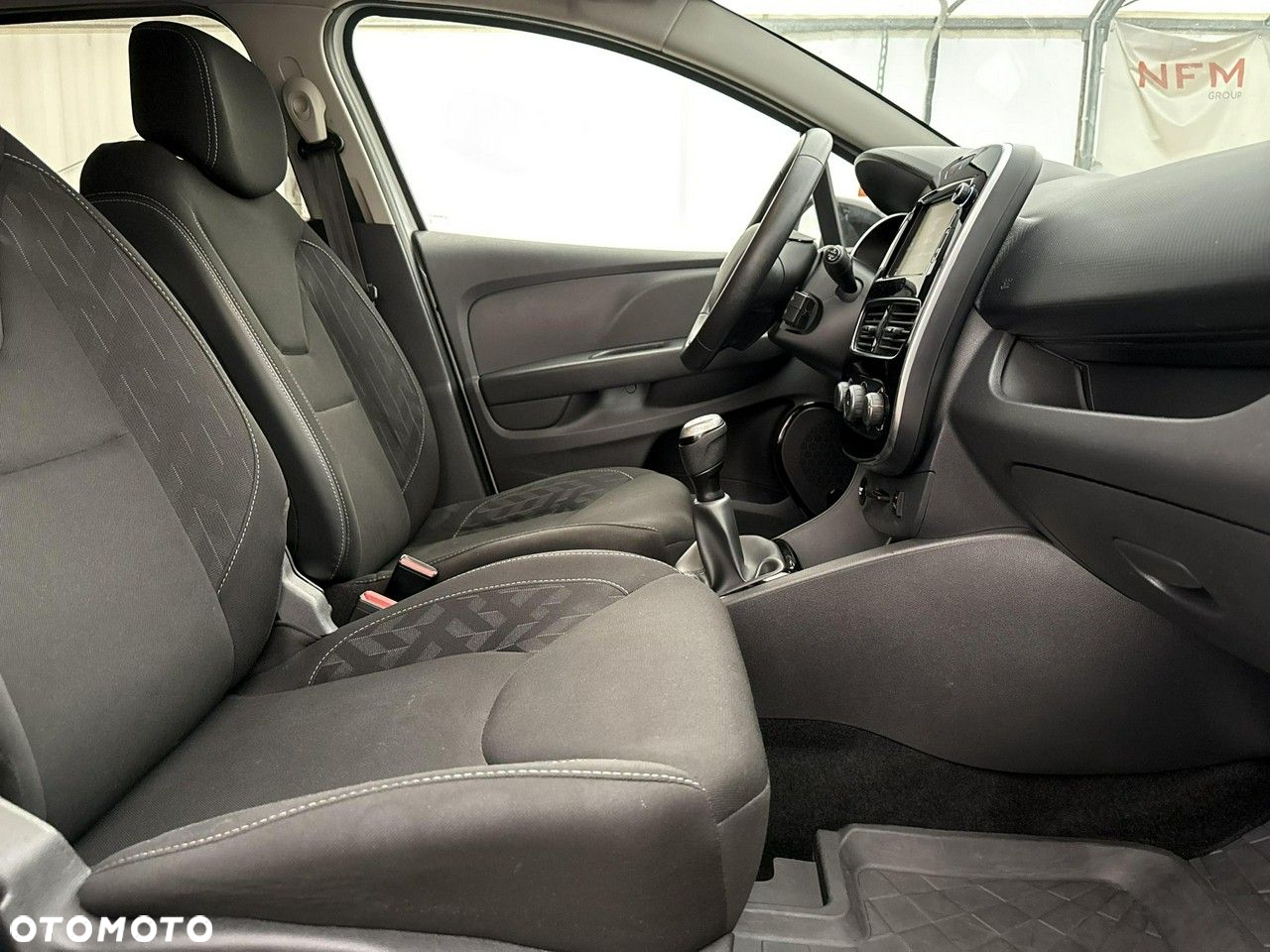 Renault Clio - 25