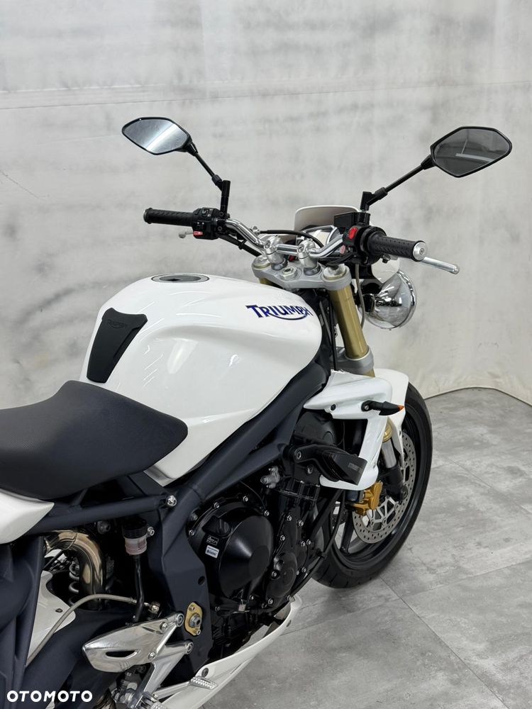 Triumph Street Triple - 25