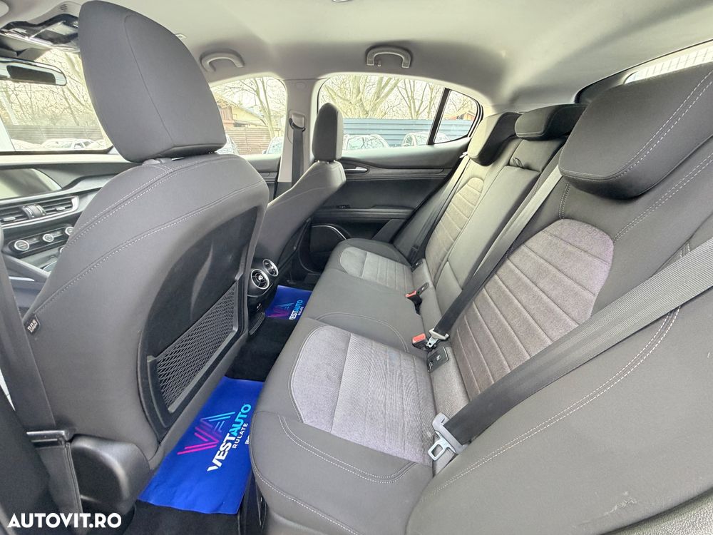 Alfa Romeo Stelvio 2.2 16V AT8-Q4 Executive - 32