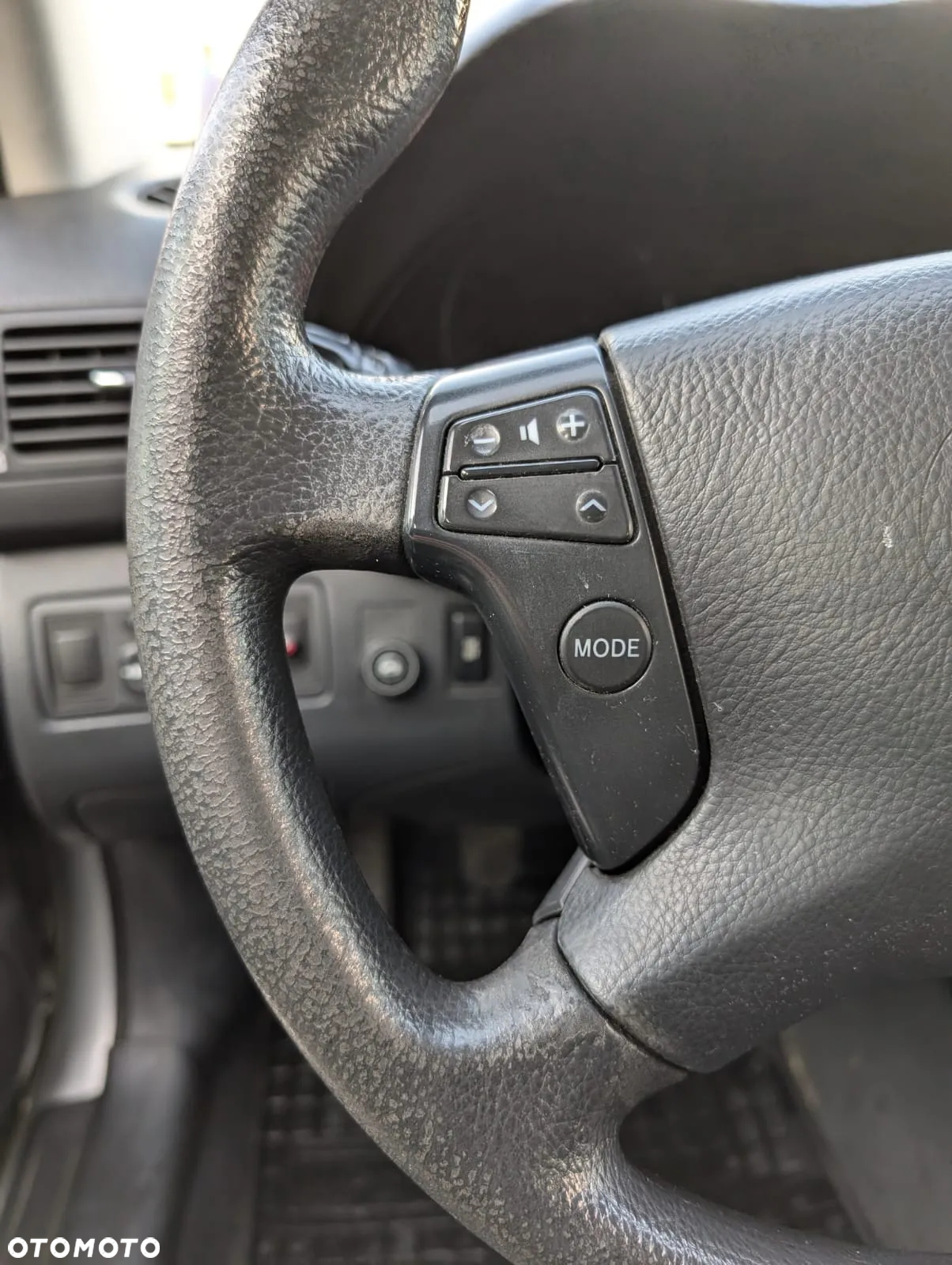 Toyota Avensis 1.8 VVT-i Luna - 16