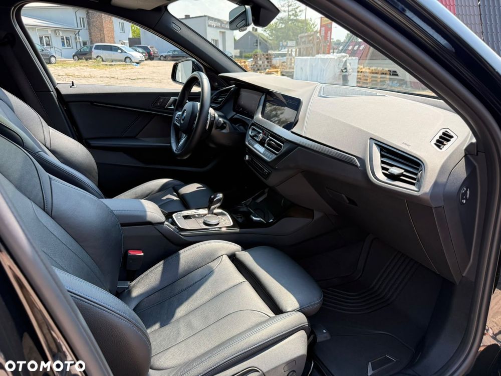BMW Seria 1 120d M Sport - 8