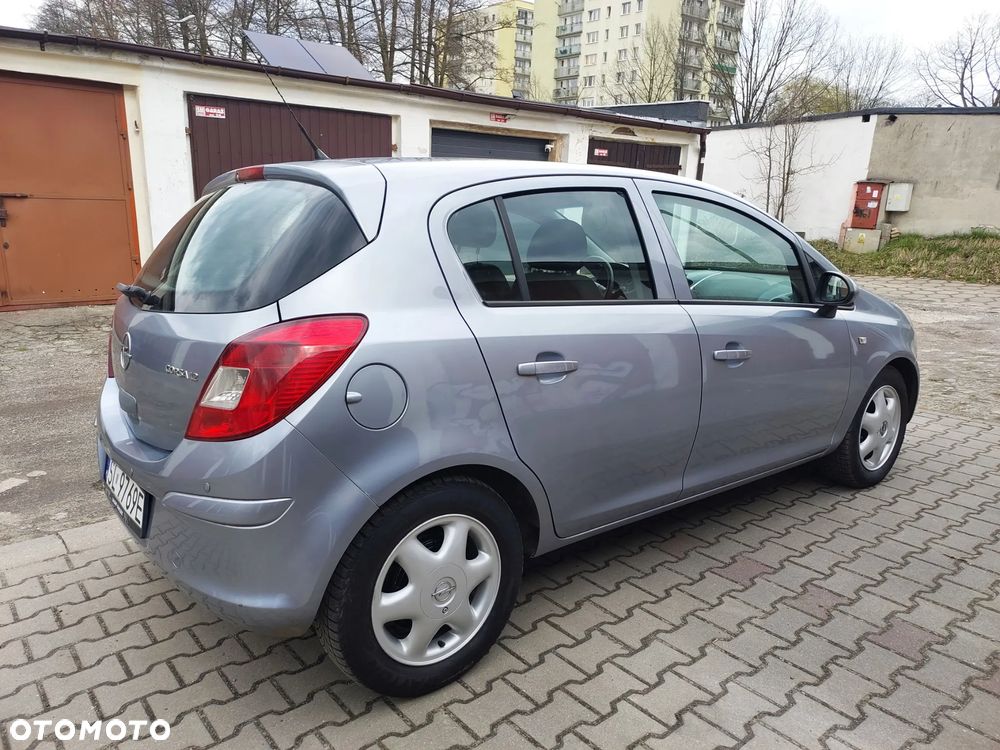 Opel Corsa 1.2 16V Cosmo - 7