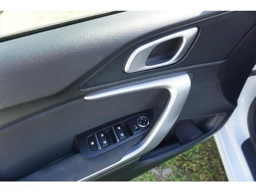 Kia Ceed - 15