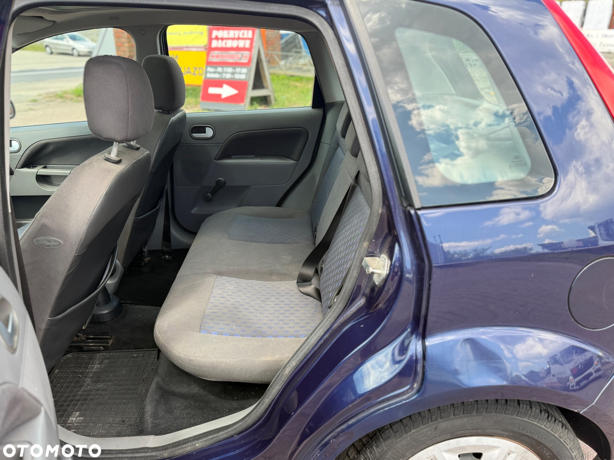 Ford Fiesta 1.6 Ambiente - 16