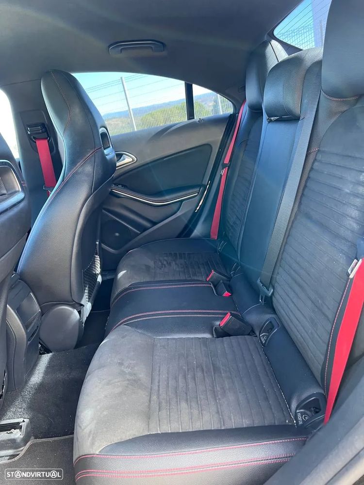 Mercedes-Benz CLA 45 AMG 4Matic 7G-DCT - 12