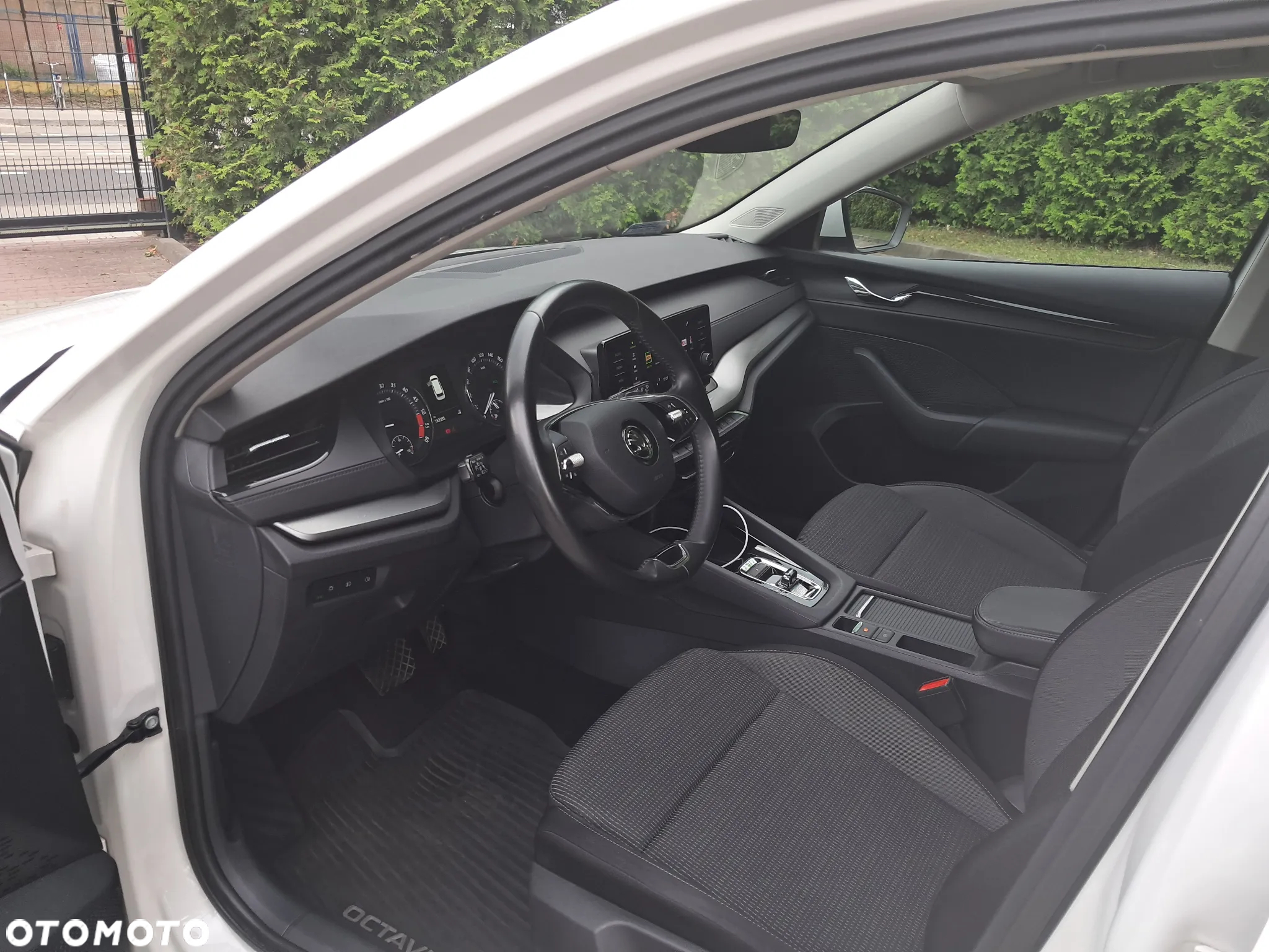 Skoda Octavia 2.0 TDI Ambition DSG - 8