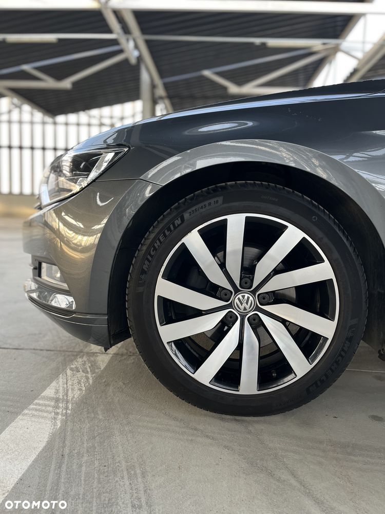 Volkswagen Passat - 16