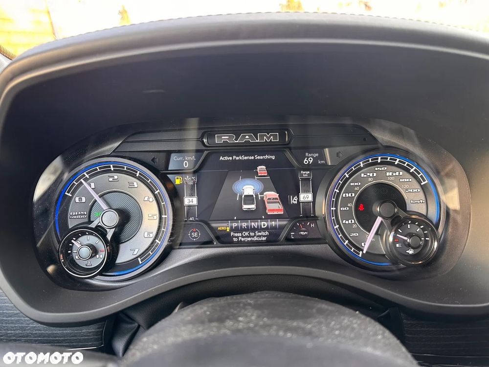 RAM 1500 5.7 Crew Cab Limited - 17