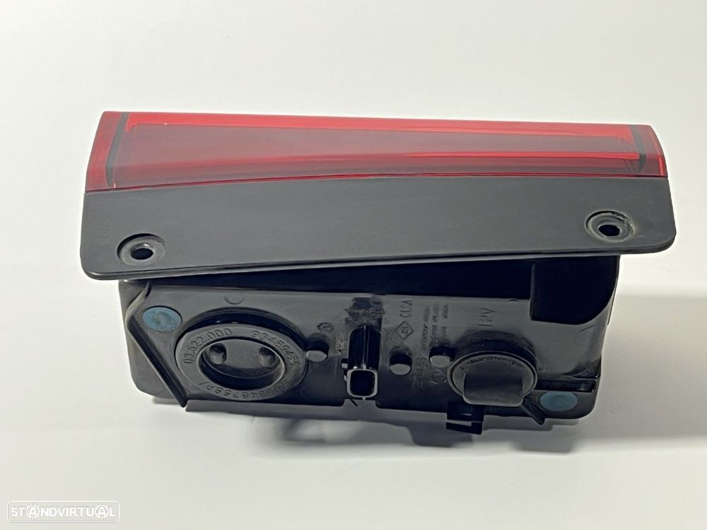 Farol nevoeiro Dto Trás FIAT TALENTO (296_) REF. 265548758R - 2