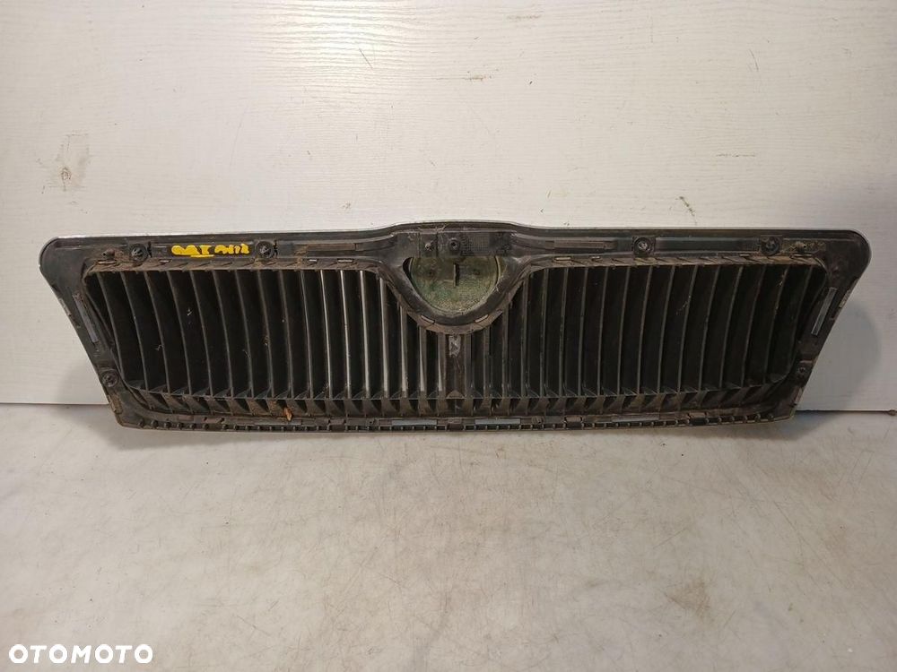 ATRAPA GRILL KRATKA SKODA OCTAVIA II 1Z0853668 - 2