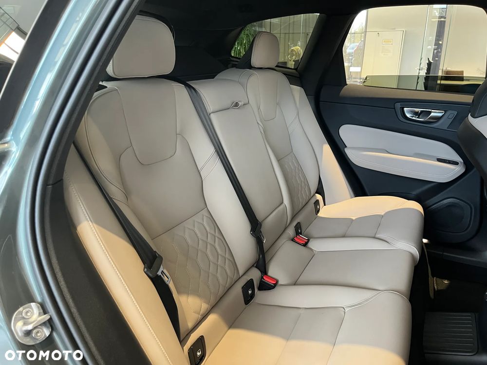 Volvo XC 60 B5 B AWD Ultra Dark - 9