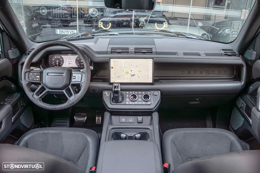 Land Rover Defender - 15