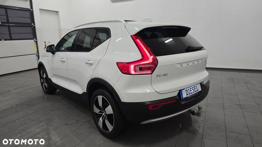 Volvo XC 40 D3 SCR R-Design - 4