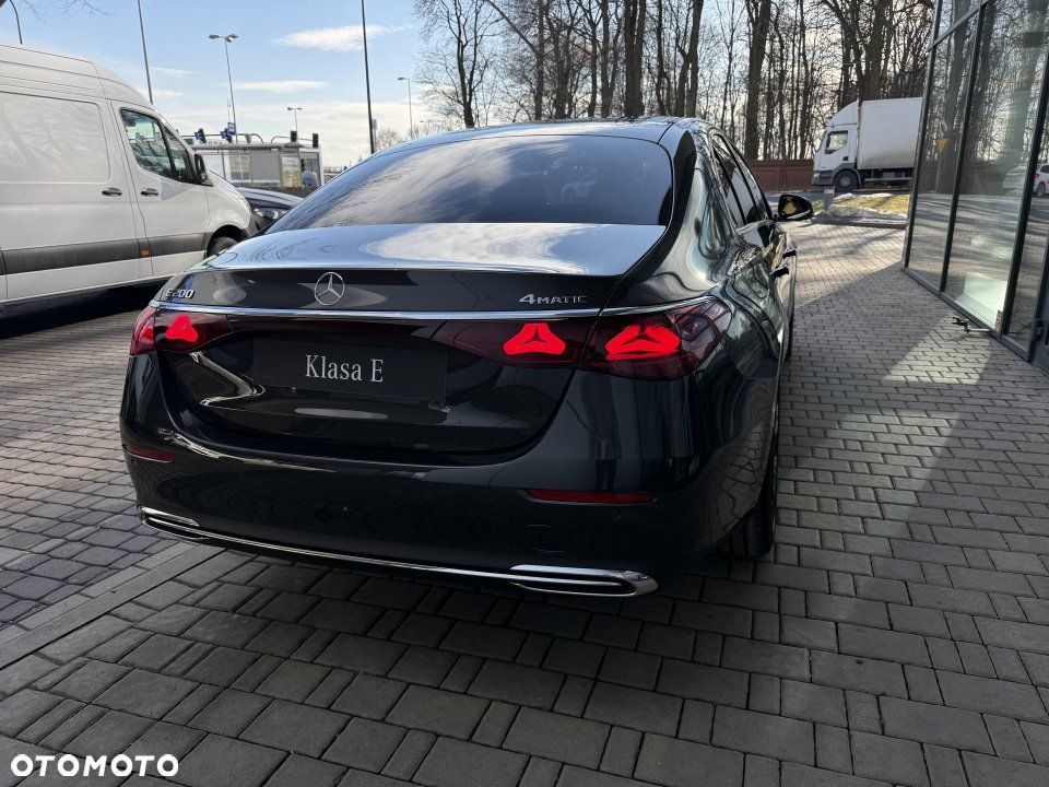 Mercedes-Benz Klasa E - 16