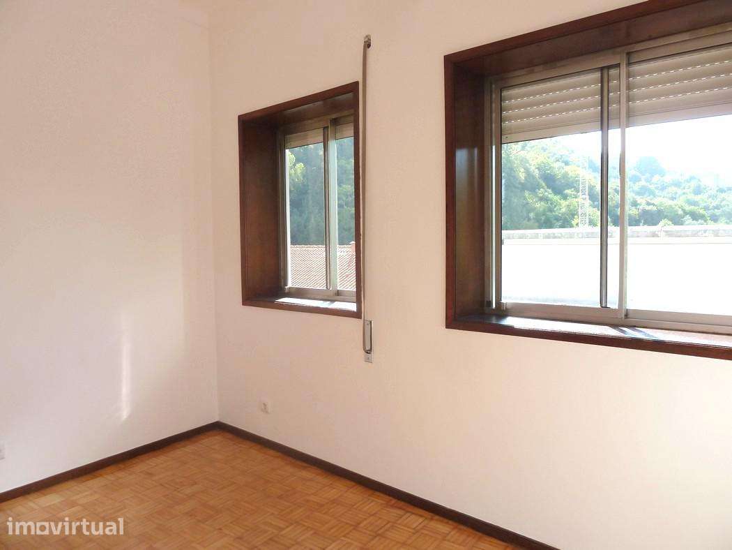 Apartamento T1+1 mobilado em Coimbra (Av. Emídio Navarro) - Grande imagem: 4/9