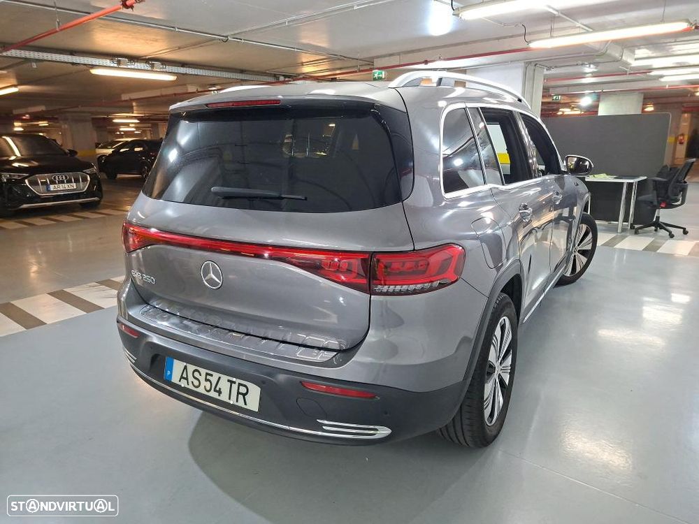 Mercedes-Benz EQB 250 Progressive - 4