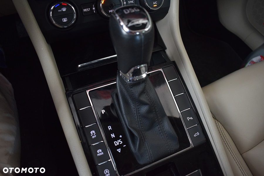 Skoda Superb 2.0 TSI L&K DSG - 21