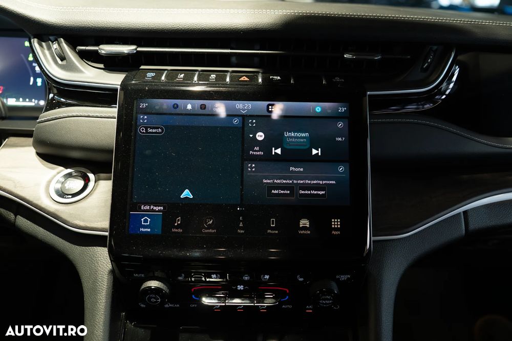 Jeep Grand Cherokee - 22