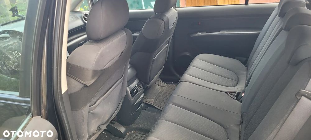 Kia Carens 2.0 CRDi Tour - 6
