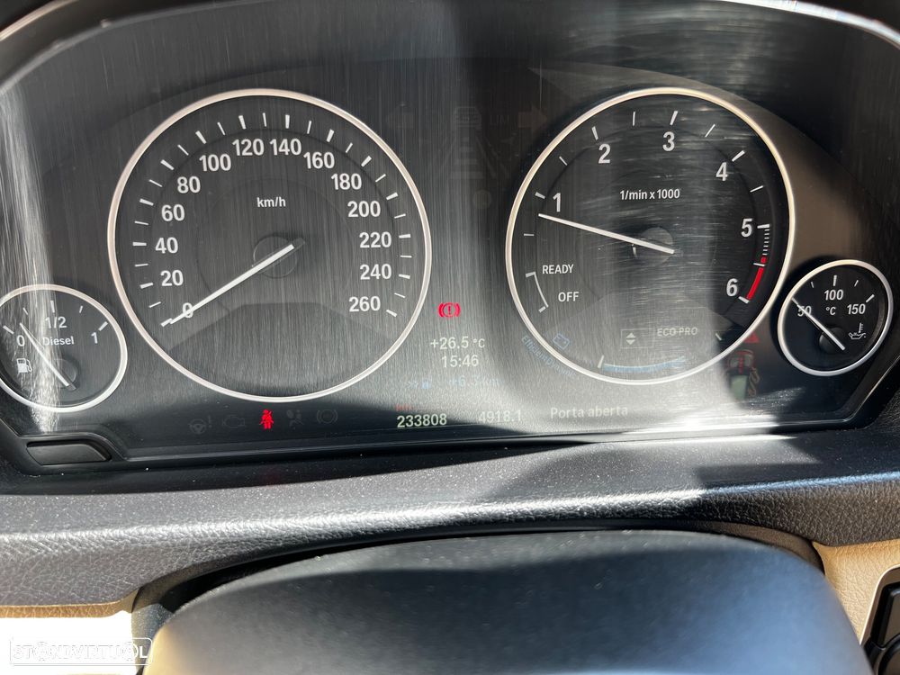 BMW 320 d Line Luxury - 19