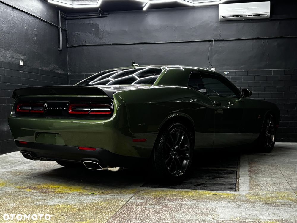 Dodge Challenger 6.4 Scat Pack - 9