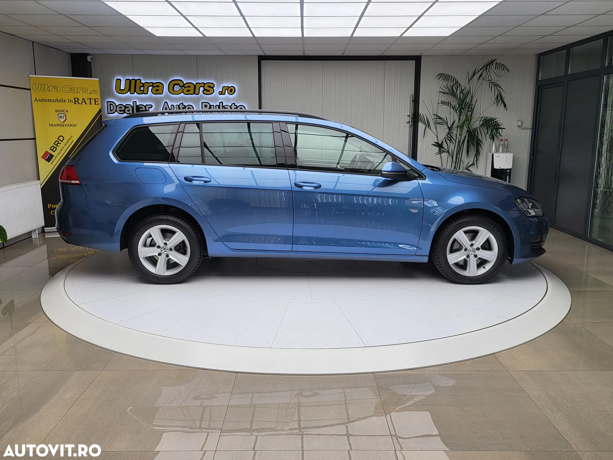 Volkswagen Golf 2.0 TDI Comfortline - 7