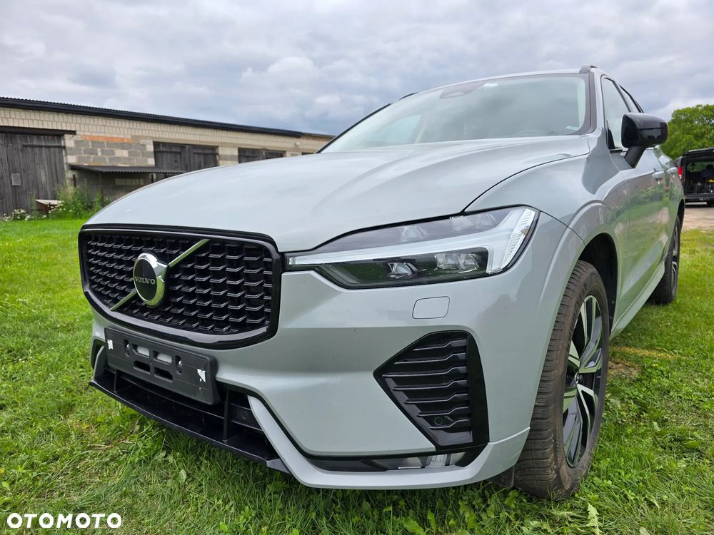 Volvo XC 60 B4 D AWD Plus Dark - 1
