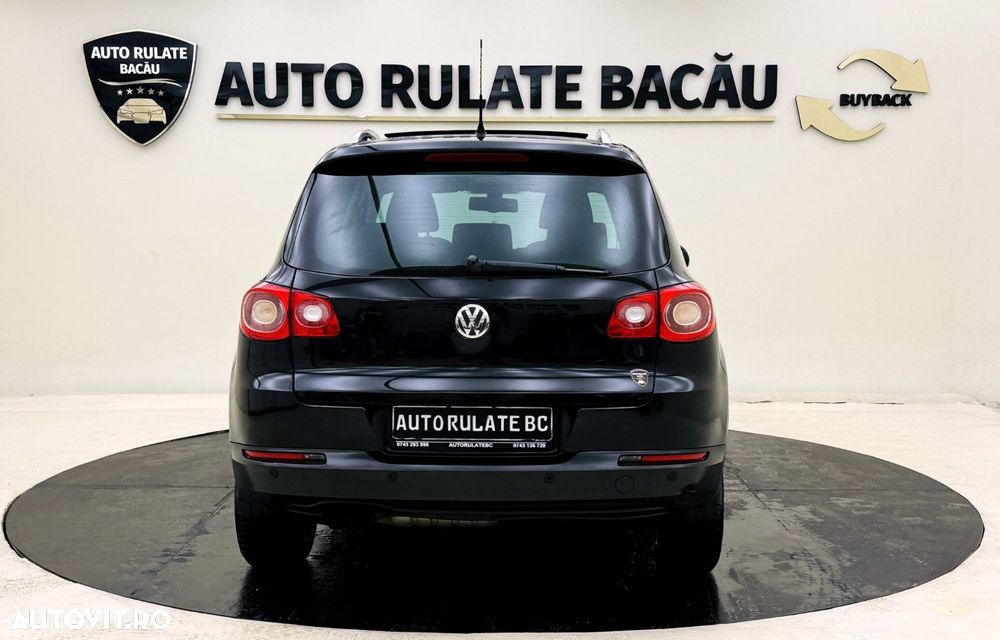 Volkswagen Tiguan - 11