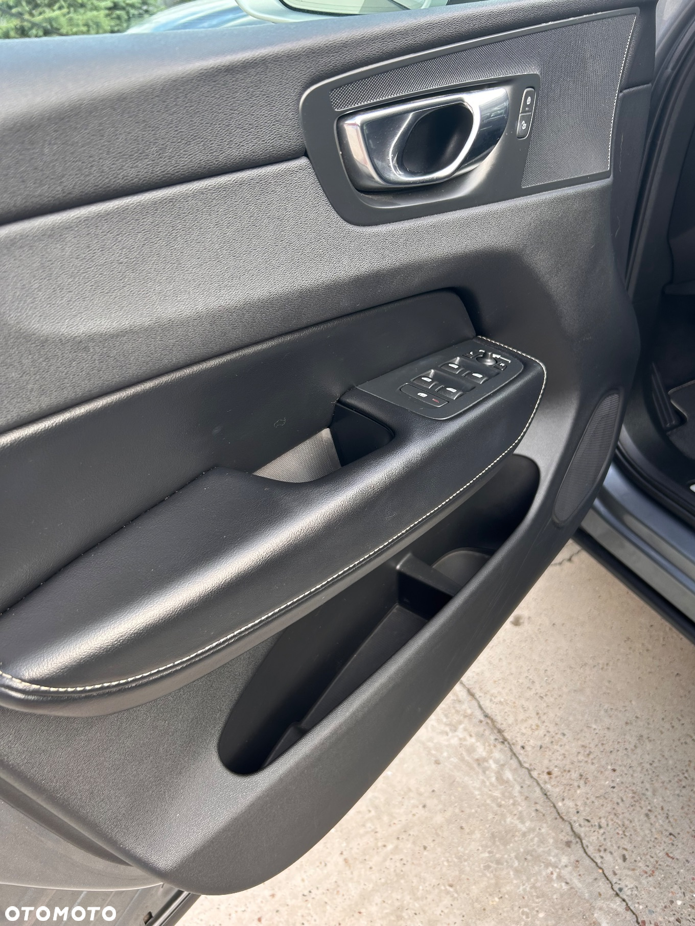 Volvo XC 60 D4 AWD R-Design - 23