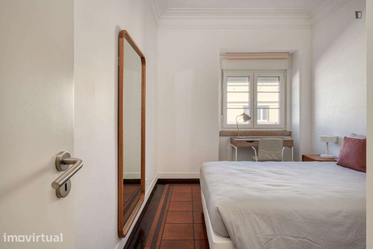 Quarto - localizado em Alameda Lisbon - Grande imagem: 2/18