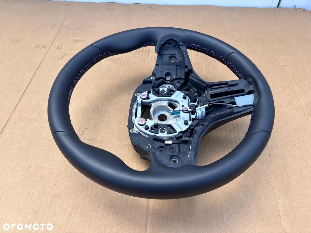BMW X5 G05 X6 G06 X7 G07 Lift LCI Kierownica Sportowa M Ładna Nić Czerwono Niebieska Oryginalna 5A4B4A7 32305A4B4A7 Wibracje Łopatki 3085928 - 5