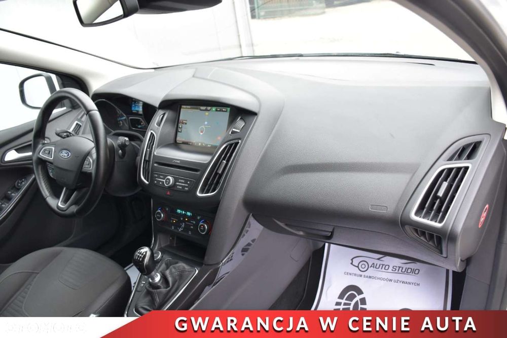 Ford Focus 1.0 EcoBoost Titanium - 10