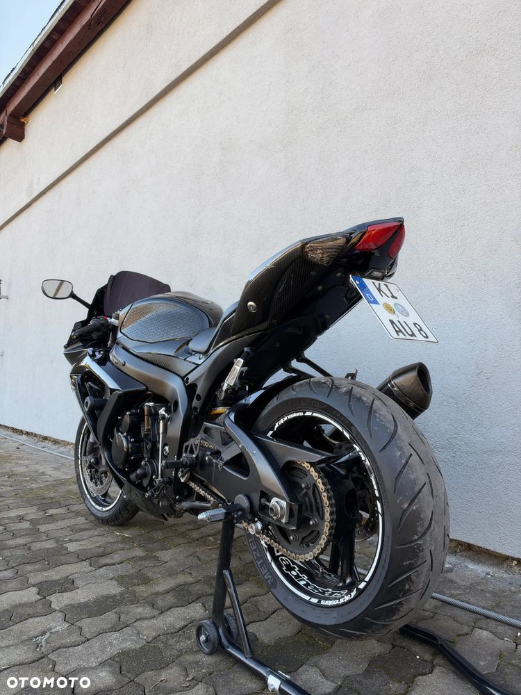 Suzuki GSX-R - 16