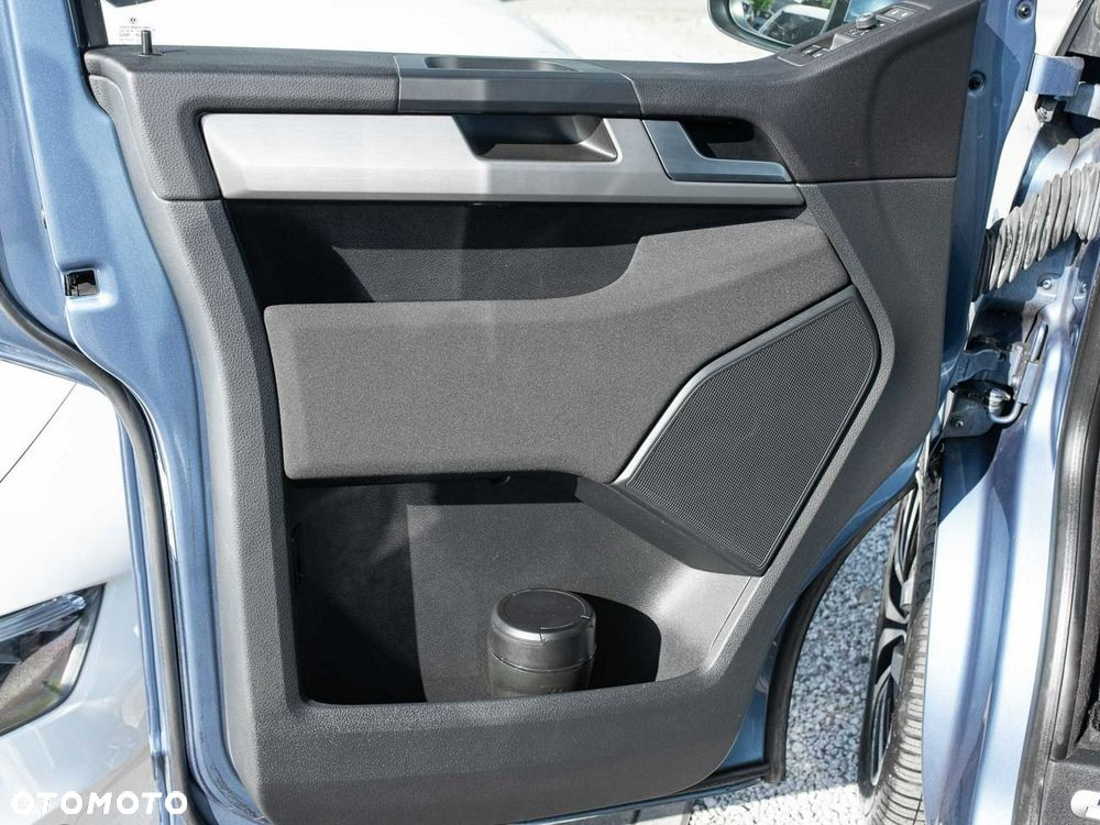 Volkswagen Multivan - 10
