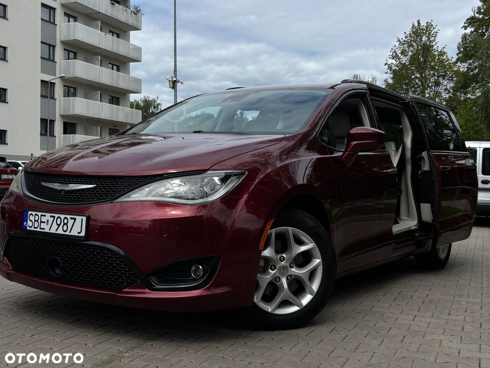 Chrysler Pacifica - 6