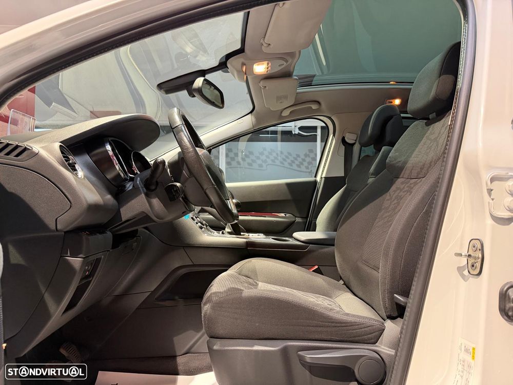 Peugeot 3008 1.6 HDi Allure - 4