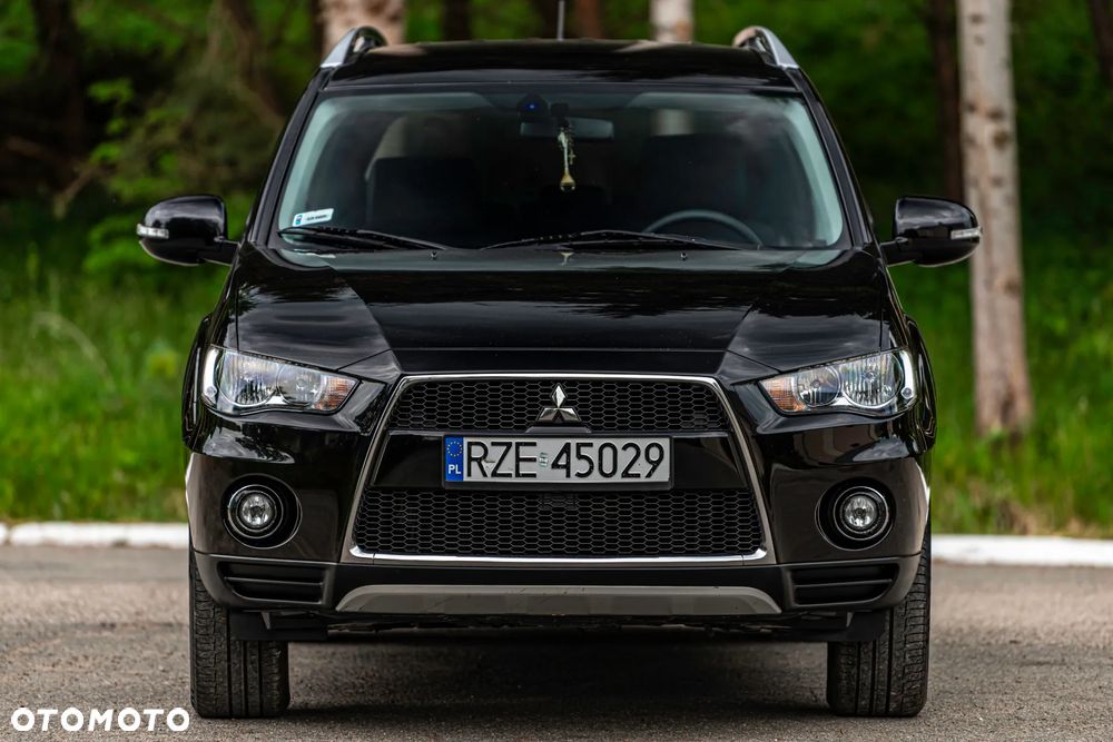 Mitsubishi Outlander - 12