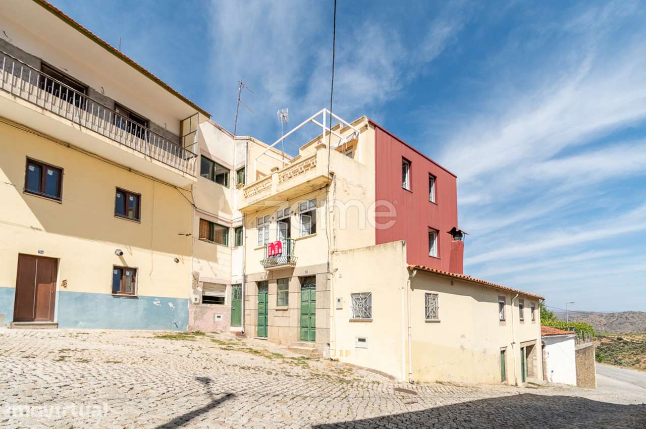 Moradia T4 com 196,8 m² — Centro Histórico de Torre de Moncorvo - Grande imagem: 3/38
