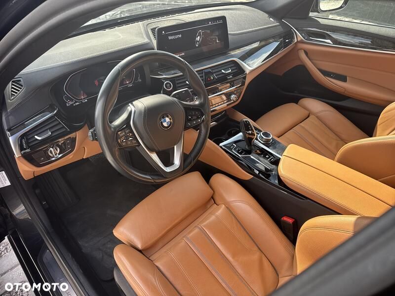 BMW Seria 5 518d mHEV - 11