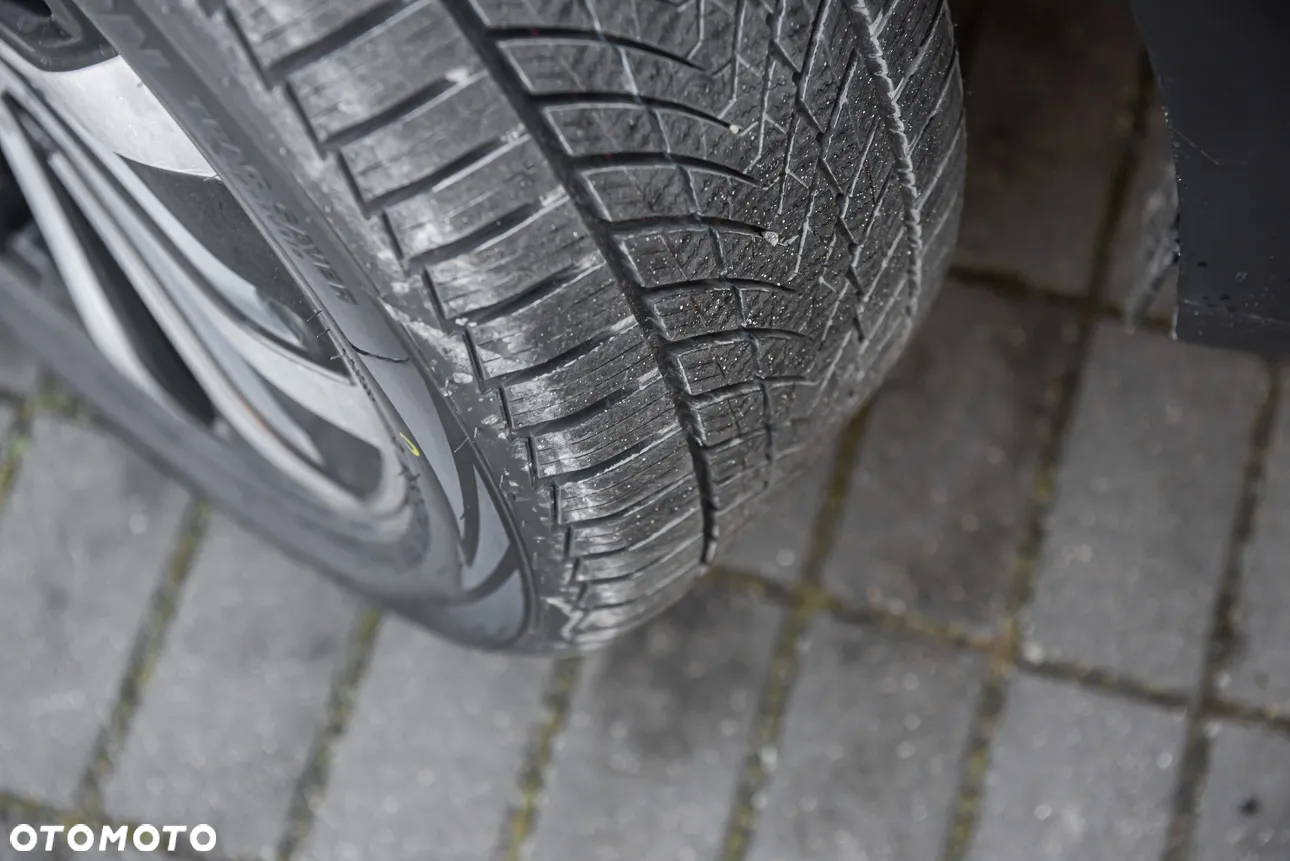Mercedes-Benz GLB 250 4-Matic 8G-DCT - 35