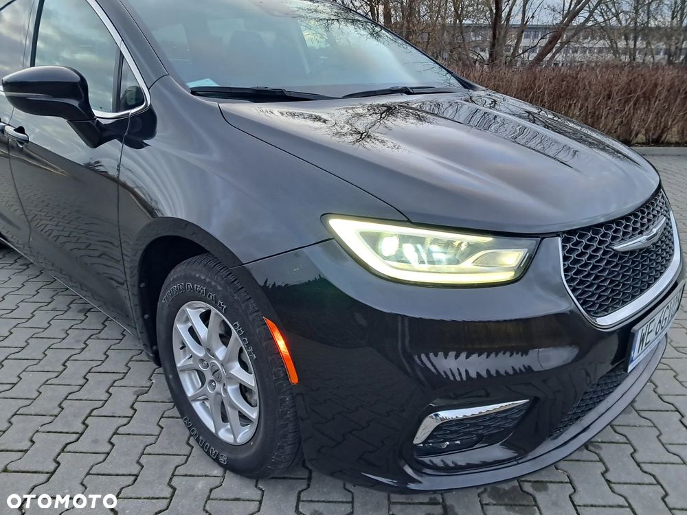 Chrysler Pacifica - 39