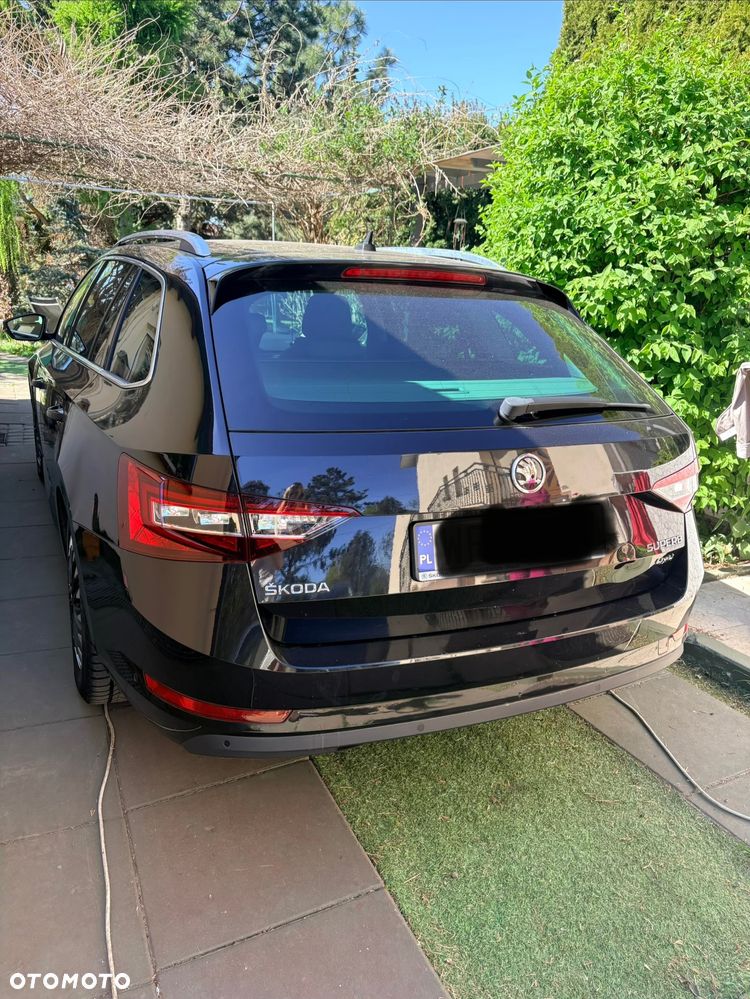 Skoda Superb 2.0 TDI 4x4 L&K DSG - 3