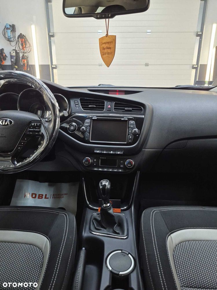 Kia Ceed - 8